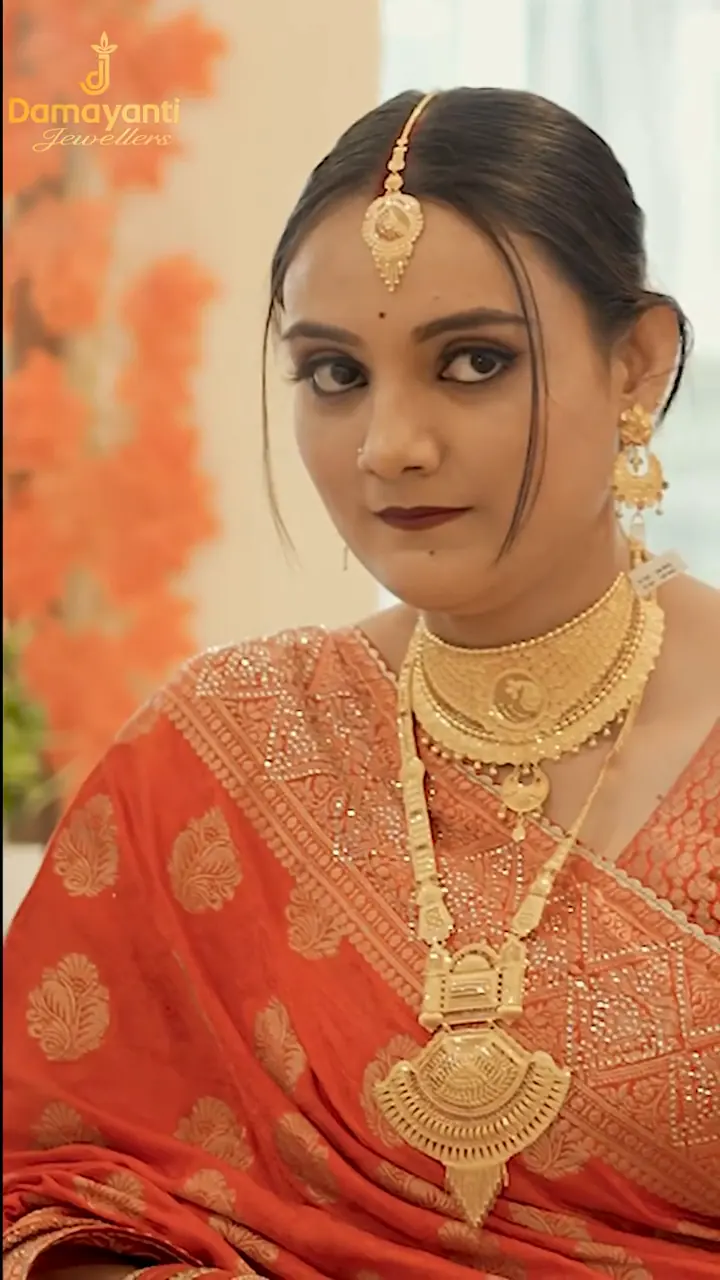 Vertical UGC reel produced by Arova Agency showing a model in festive dress displaying jewellery